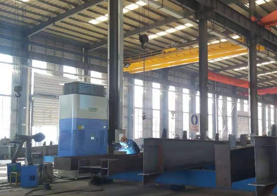 這臺(tái)自循環(huán)式焊煙凈化器更適合冬天的車間除塵