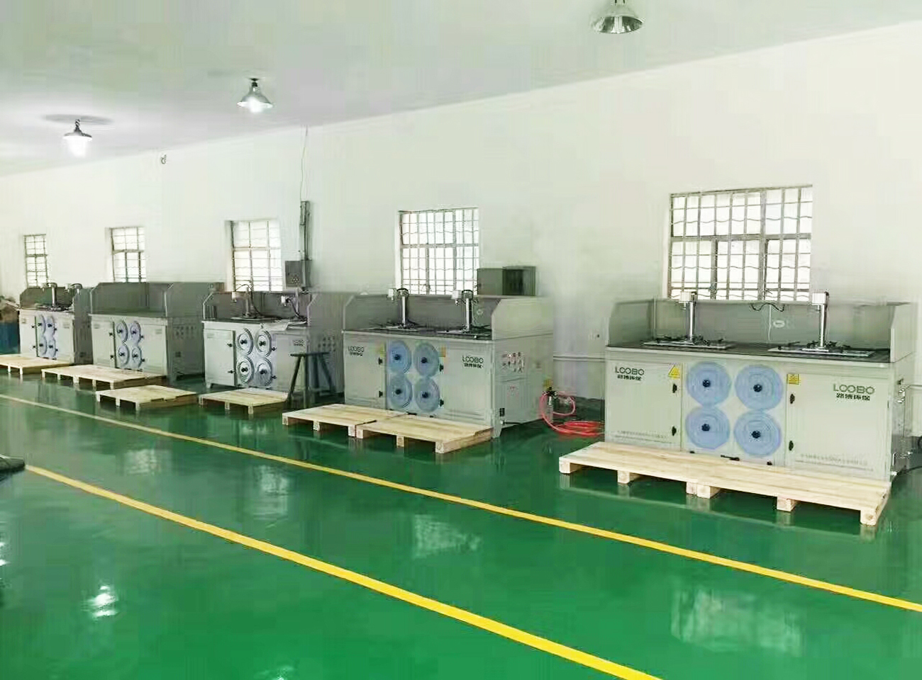 獨特設(shè)計，打磨除塵工作臺，滿足你的多種需求，讓您的工作更舒適